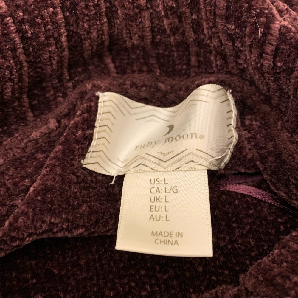 Sweater - Picture 8 of 10